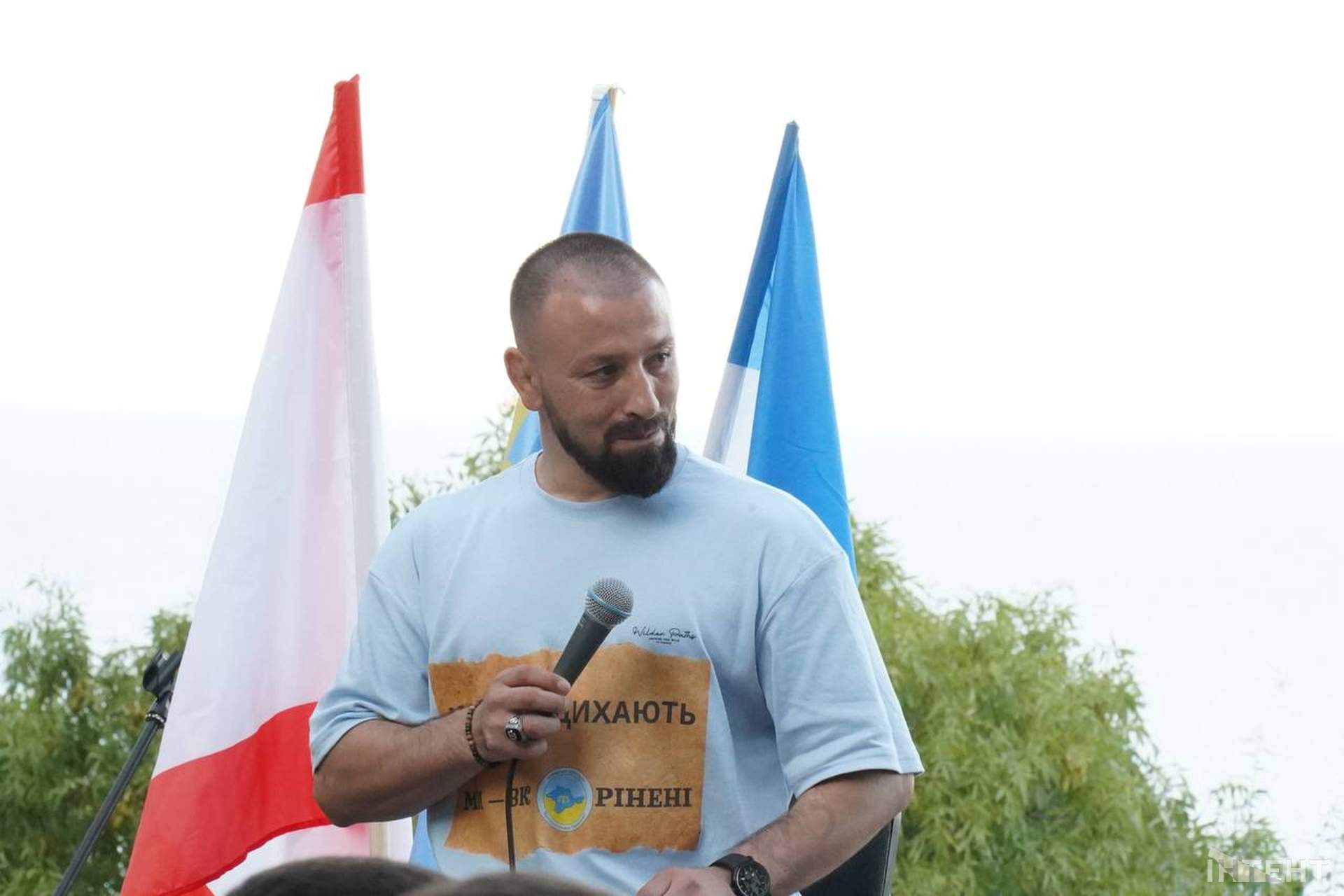 У сквері Челебіджіхана в Одесі встановили пам'ятну табличку на його честь