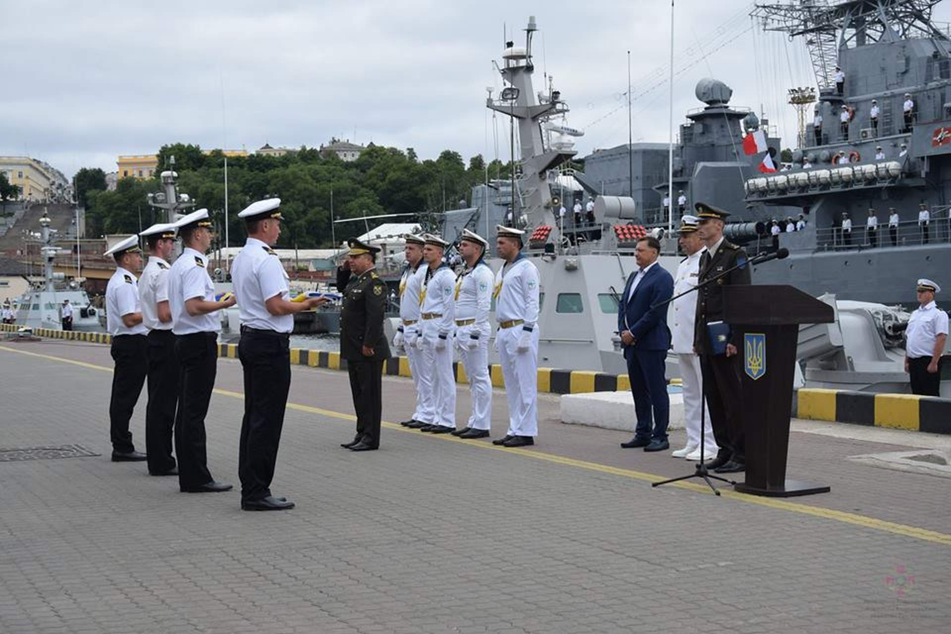 В честь Дня Военно-Морских Сил Украины в Одессе военный флот пополнился малыми бронированными артиллерийскими катерами