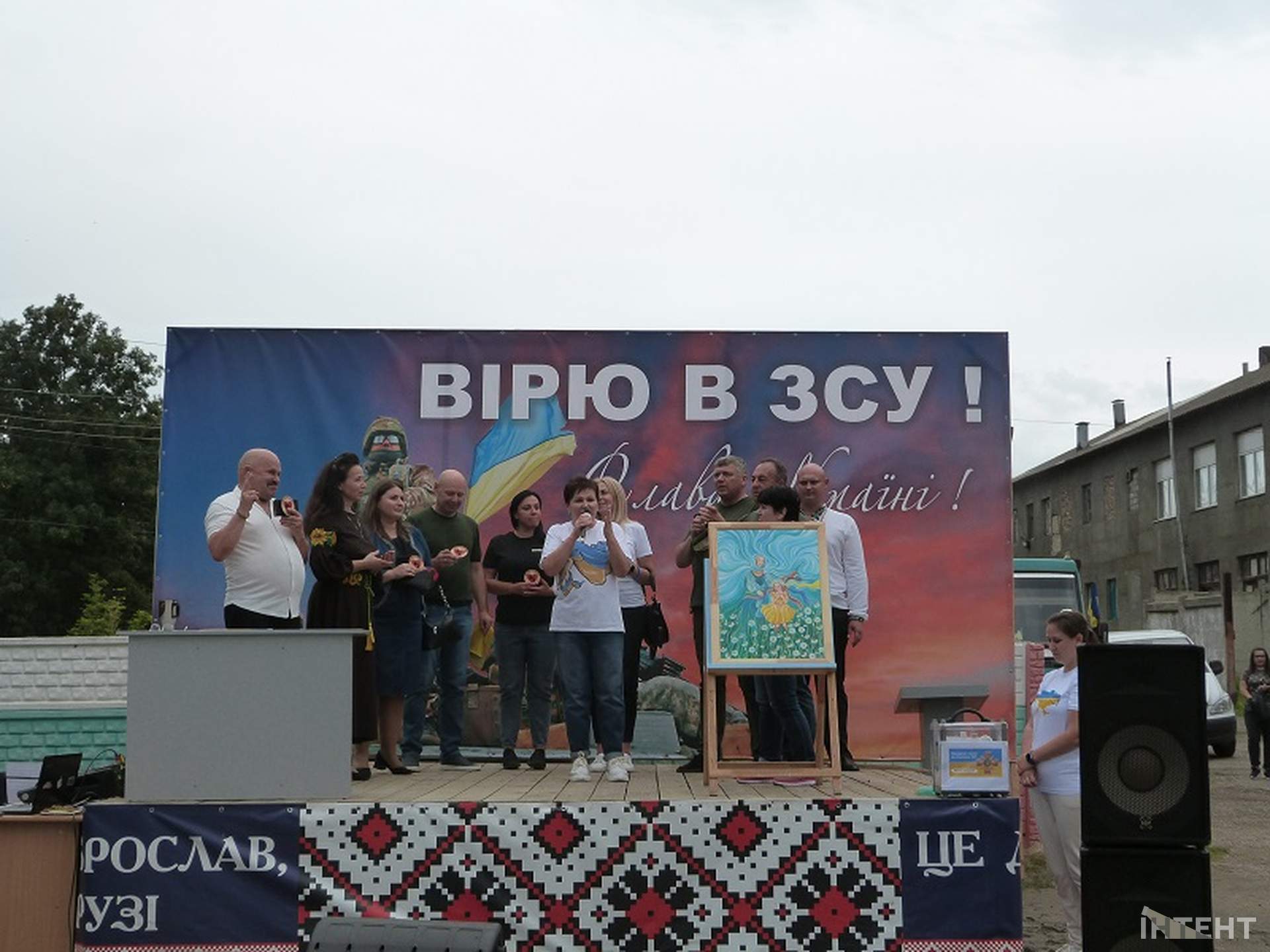 "Вірю в ЗСУ": в Доброславі зібрали майже чверть мільйона на благодійному ярмарку
