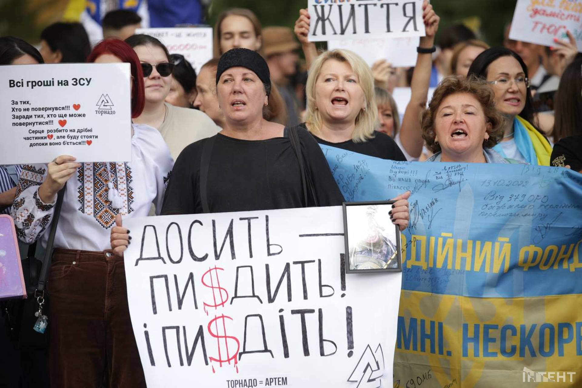 "В першу чергу - ЗСУ": в Одесі вже майже два тижні протестують проти несвоєчасних тендерів