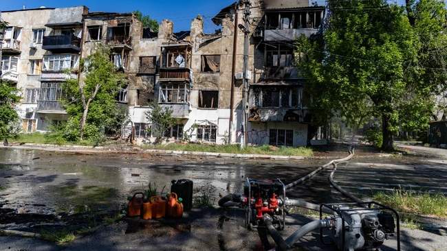 Середмістя Херсона після обстрілів російських військ. Фото: Олександра Андрющенка