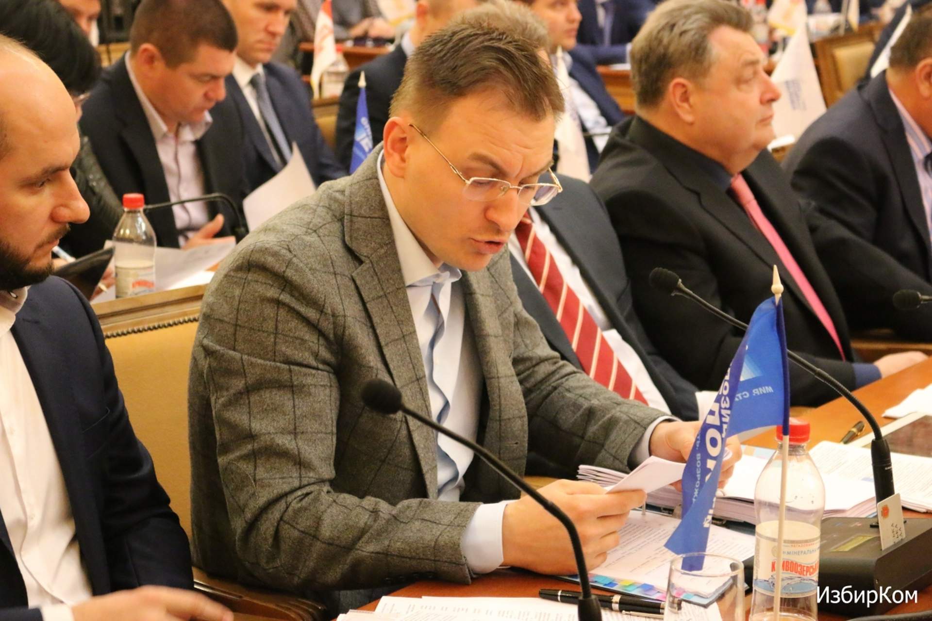 Сессия Одесского городского совета: "минирование", драка и повторное переименование улиц