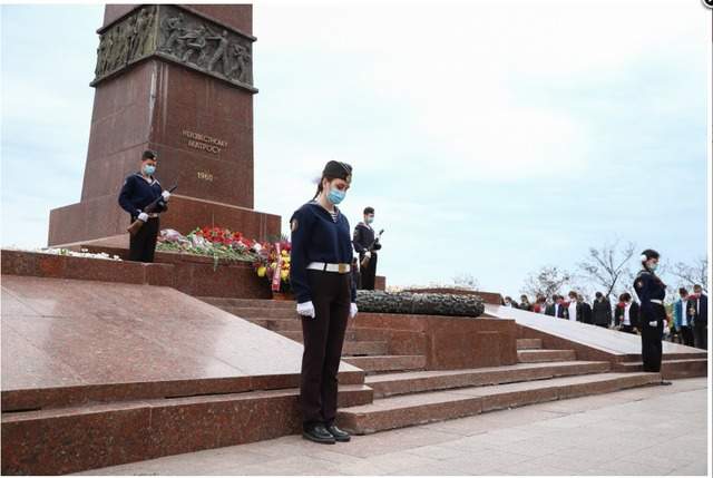 Почесна варта знову з'явилась біля Вічного вогню в Одесі