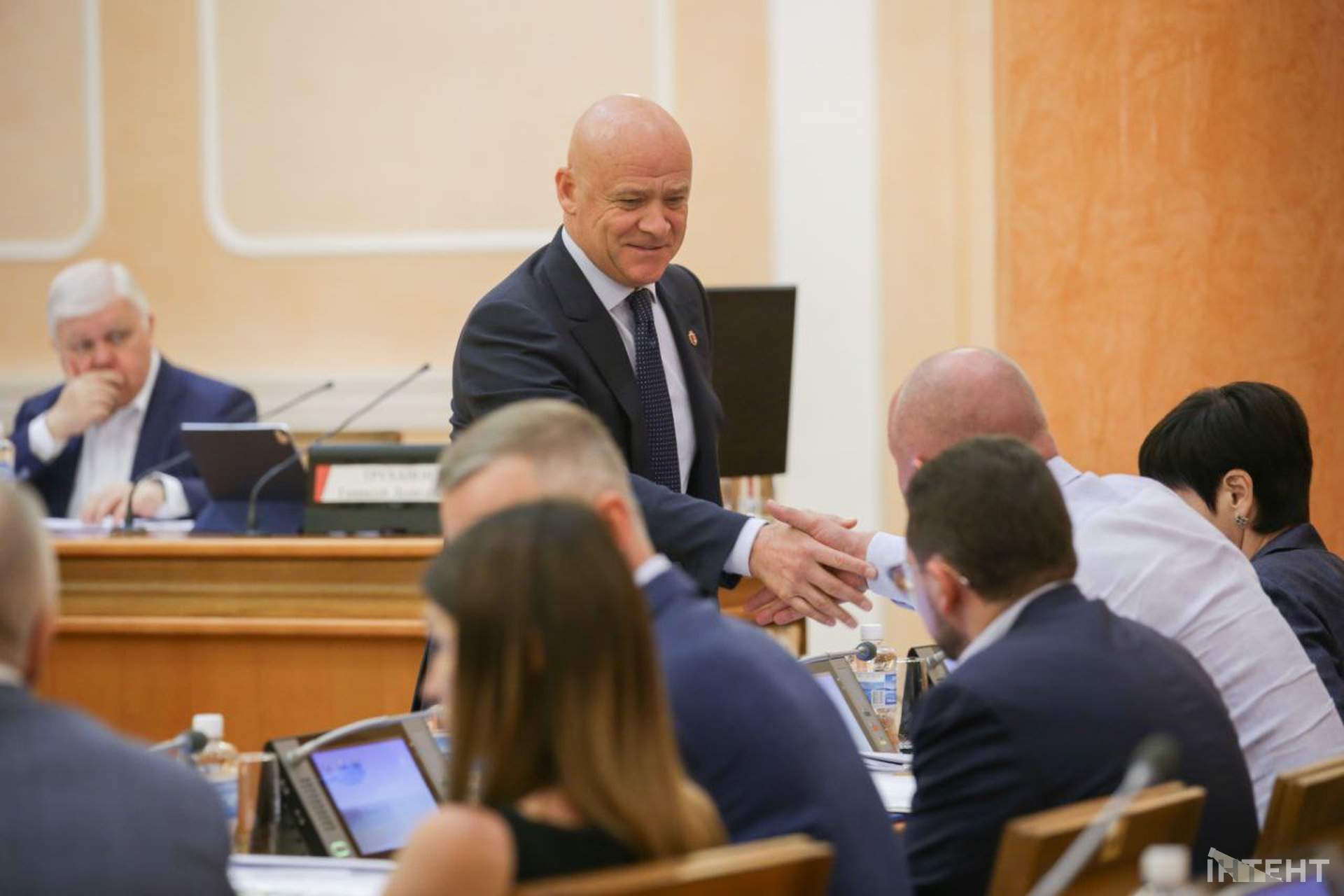Обличчя та емоції: сесія Одеської міської ради в об'єктиві Інтента