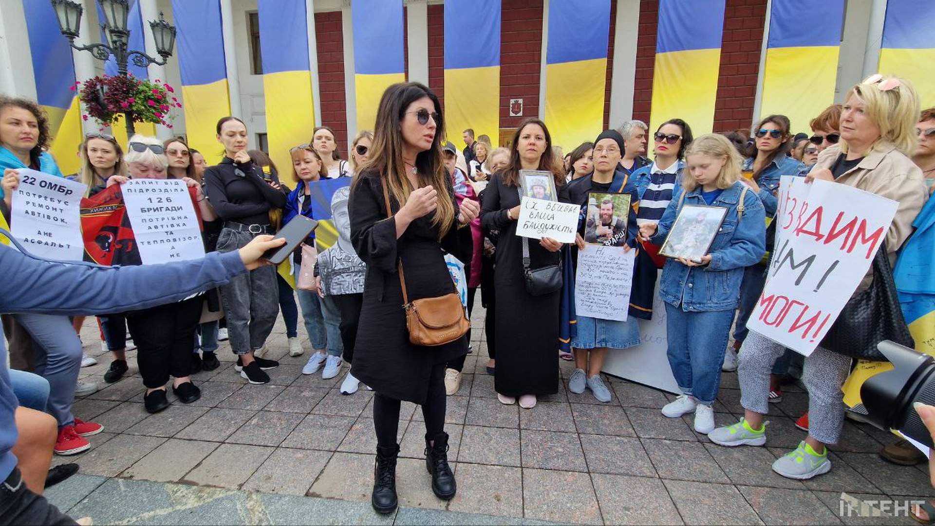 Одесити шосту суботу поспіль зібралися під будівлею мерії на акцію протесту