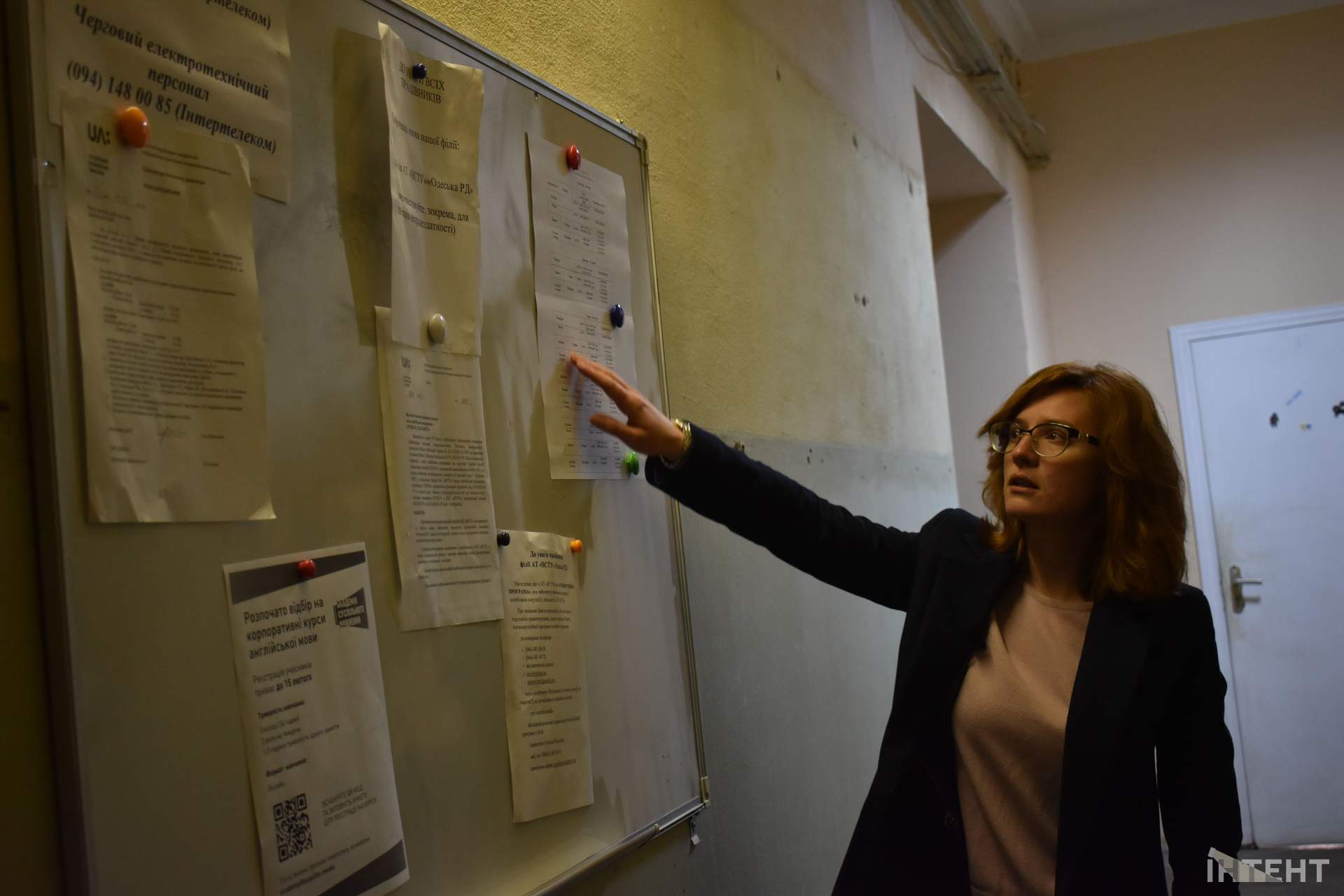 Екскурсія кабінетами "Суспільного": поєднання різних епох одеського телебачення