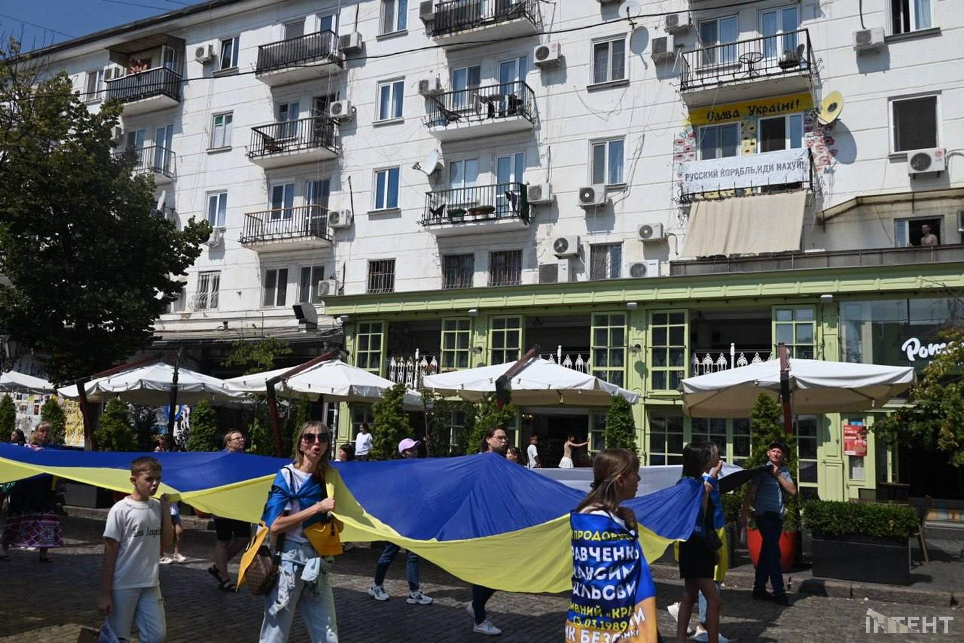 В Одесі пронесли 100-метрові прапори на підтримку полонених та зниклих