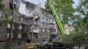 Війська рф вдарили безпілотниками по Миколаєву: є загиблий, зруйновані будинки та поранені