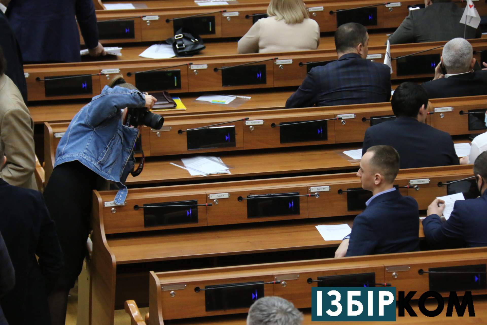 День двох сесій: як проходять засідання в Одеських обласній та районній радах