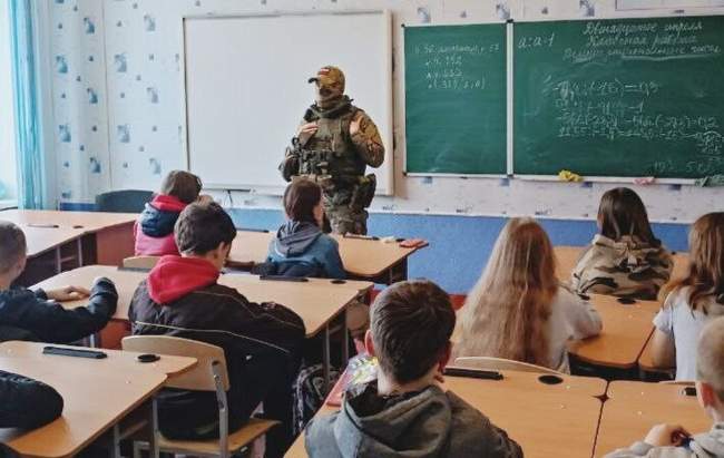 Пропаганда в кримських школах. ФОТО: Суспільне Крим