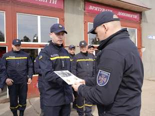 У Снігурівці нагородили рятувальників