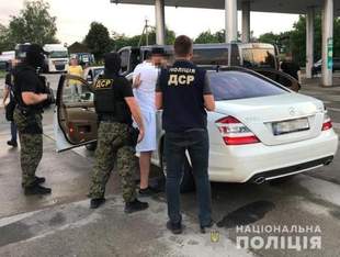 Поліцейські затримали організаторів каналу переправлення військовозобов'язаних за кордон
