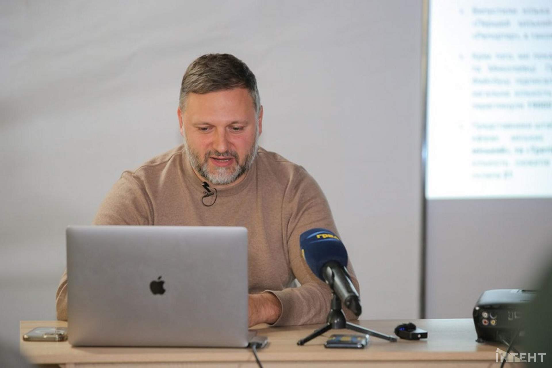 Керівник гуманітарного штабу області відзвітував про роботу у вересні