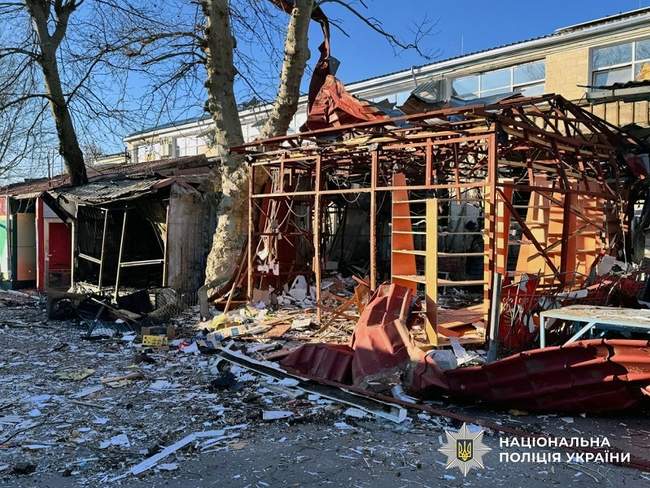 Наслідки обстрілу. ФОТО: поліція Херсонської області