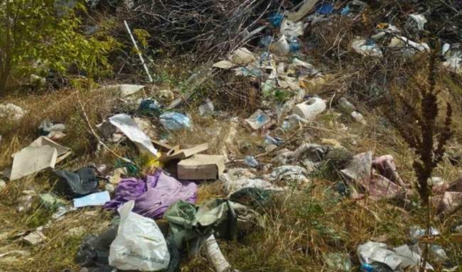 На території військової частини в Одесі влаштували звалище