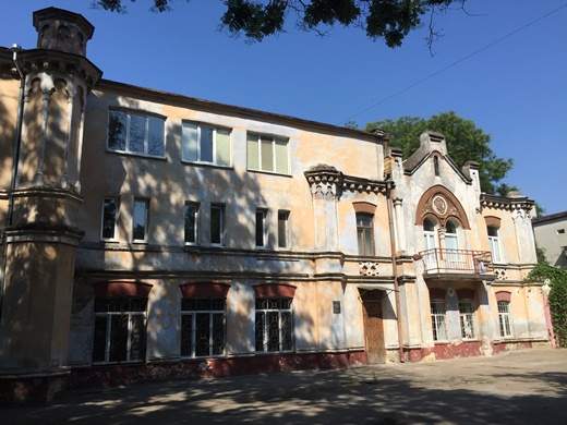 В Одессе начали ремонт школы-памятника