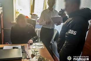 Підозрюваного у крадіжці затримали за підозрою у спробі дати хабаря слідчому