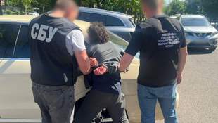 A military man and a foreigner extorted money and a car from a resident of Mykolaiv