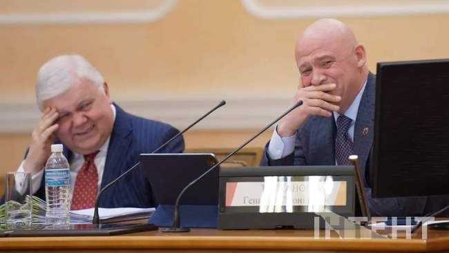 Більше мільйона гривень премій: скільки отримує керівництво Одеської міської ради