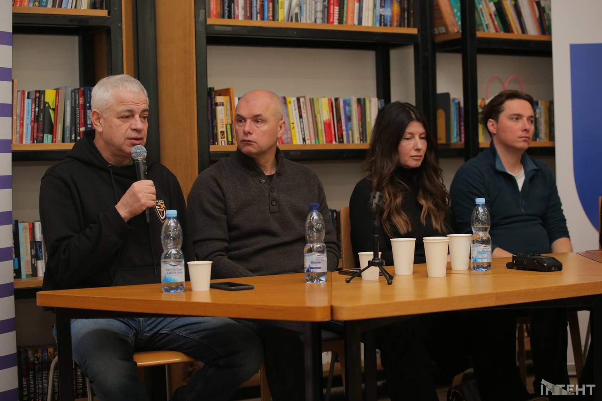 Волонтери в Одесі обговорили перемогу України