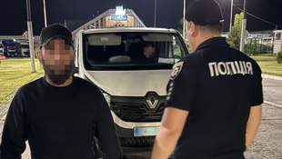 Мошенники организовали канал фальшивых долларов через Крым