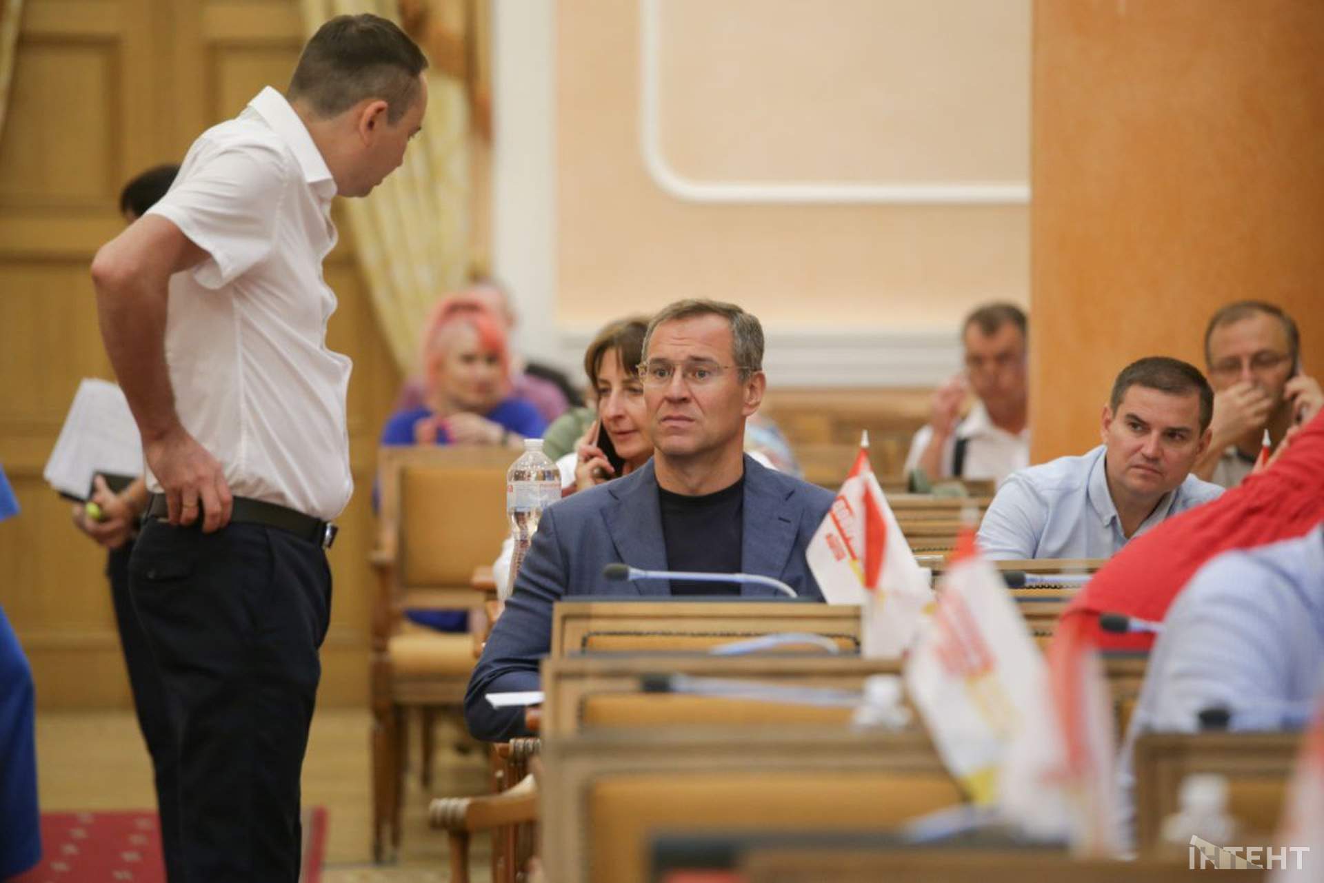 Обличчя та емоції: сесія Одеської міської ради в об'єктиві Інтента