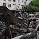Внаслідок російської атаки в Одесі вночі згоріли 20 авто