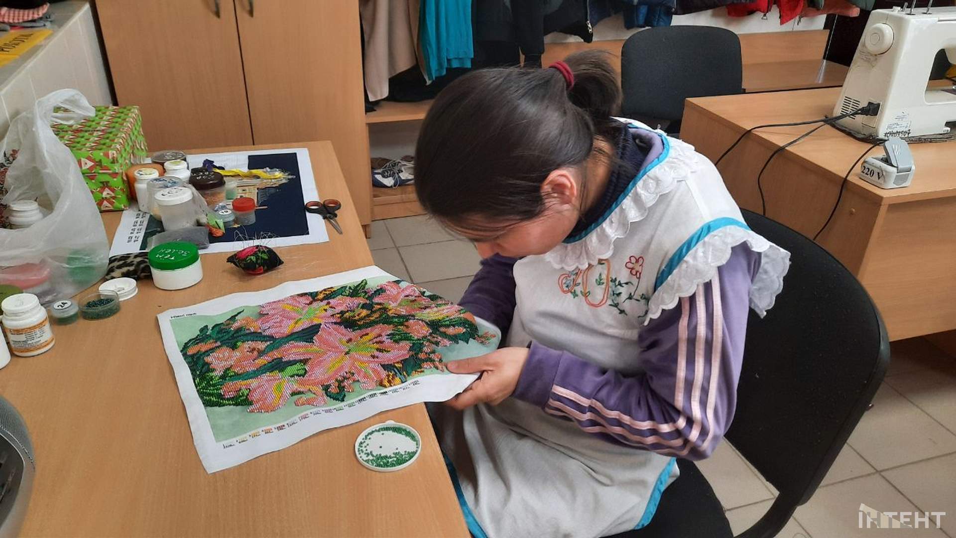Балаклави замість фартухів: як Дитячий будинок-інтернат для дівчат допомагає армії