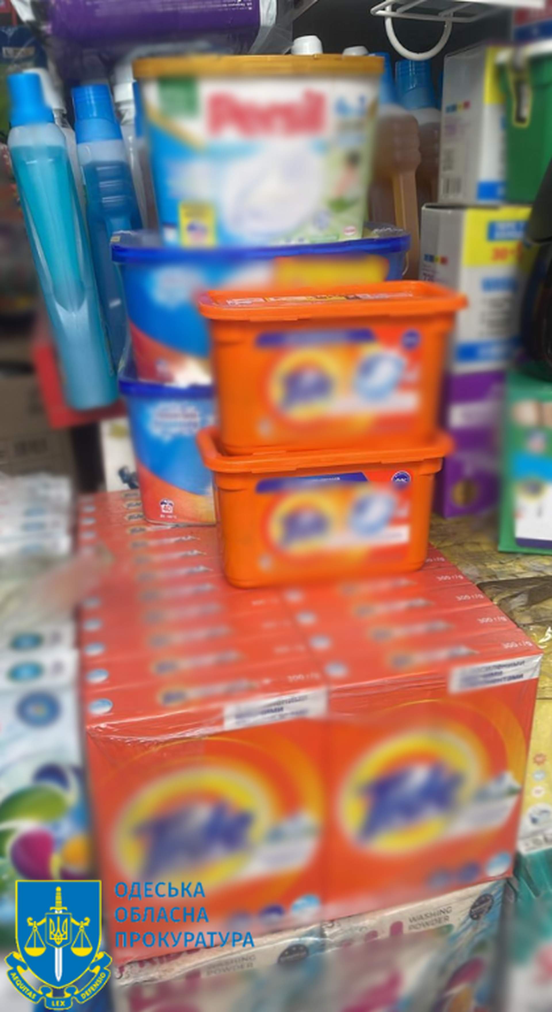 На одеському ринку "7 кілометр" продавали підроблену побутову хімію
