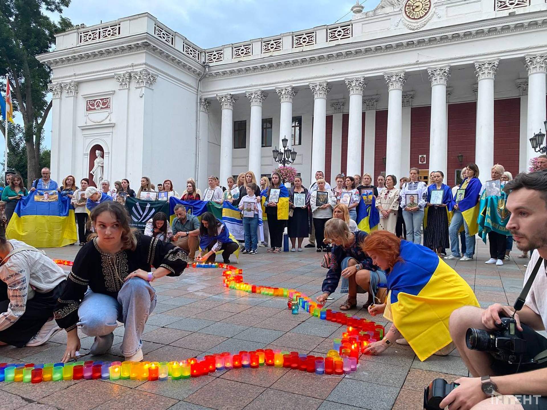 В центрі Одеси виклали свічками мапу України в пам'ять про загиблих героїв