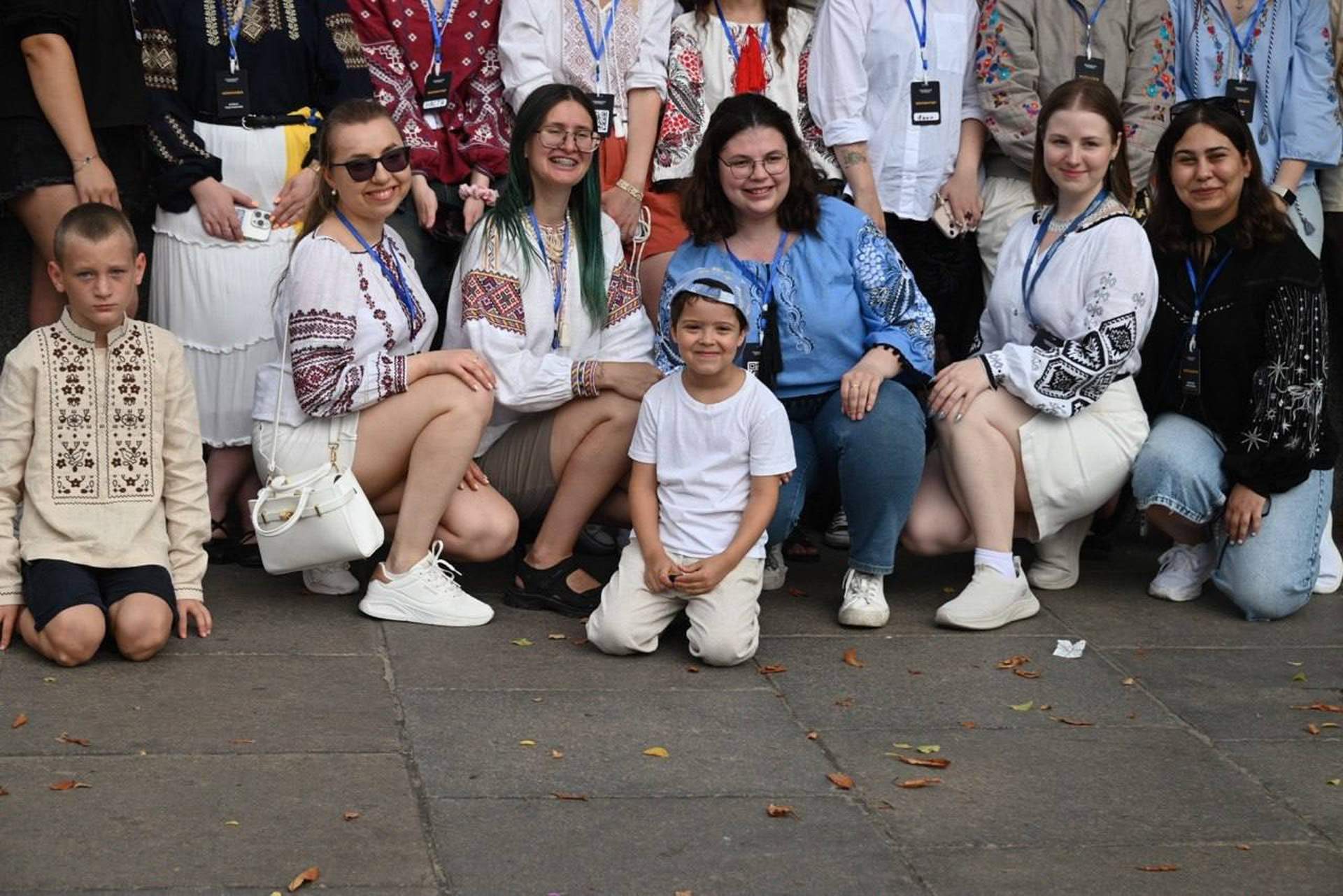 Дюка знову вдягнули у вишиванку: в Одесі розгорнули 35-метровий прапор