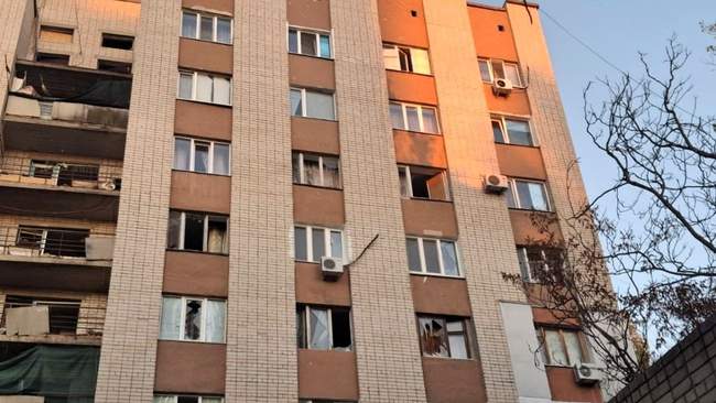 Наслідки атаки у Херсоні. ФОТО: npu.gov.ua