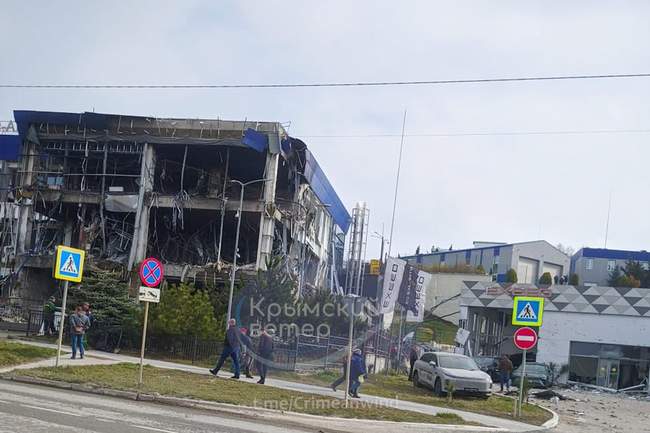 Срвісно-ремонтне підприємство "Граніт" після ураження. Фото: Крымский ветер