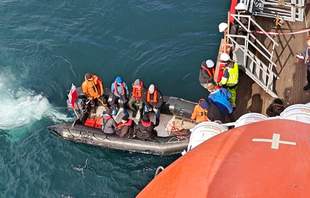 Одеський криголам прибув у першу точку призначення в новому сезоні