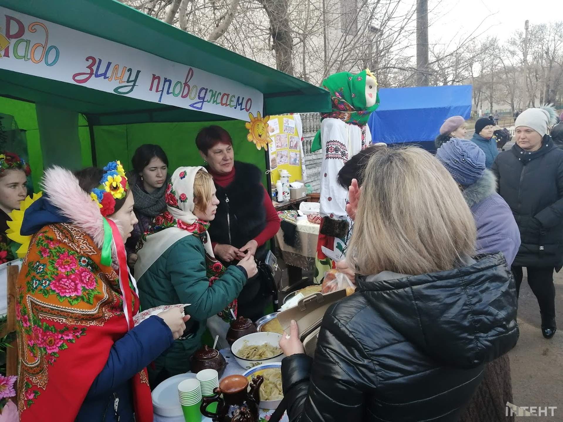 Роздільна зустріла весну ярмарком млинців, піснями та частуванням