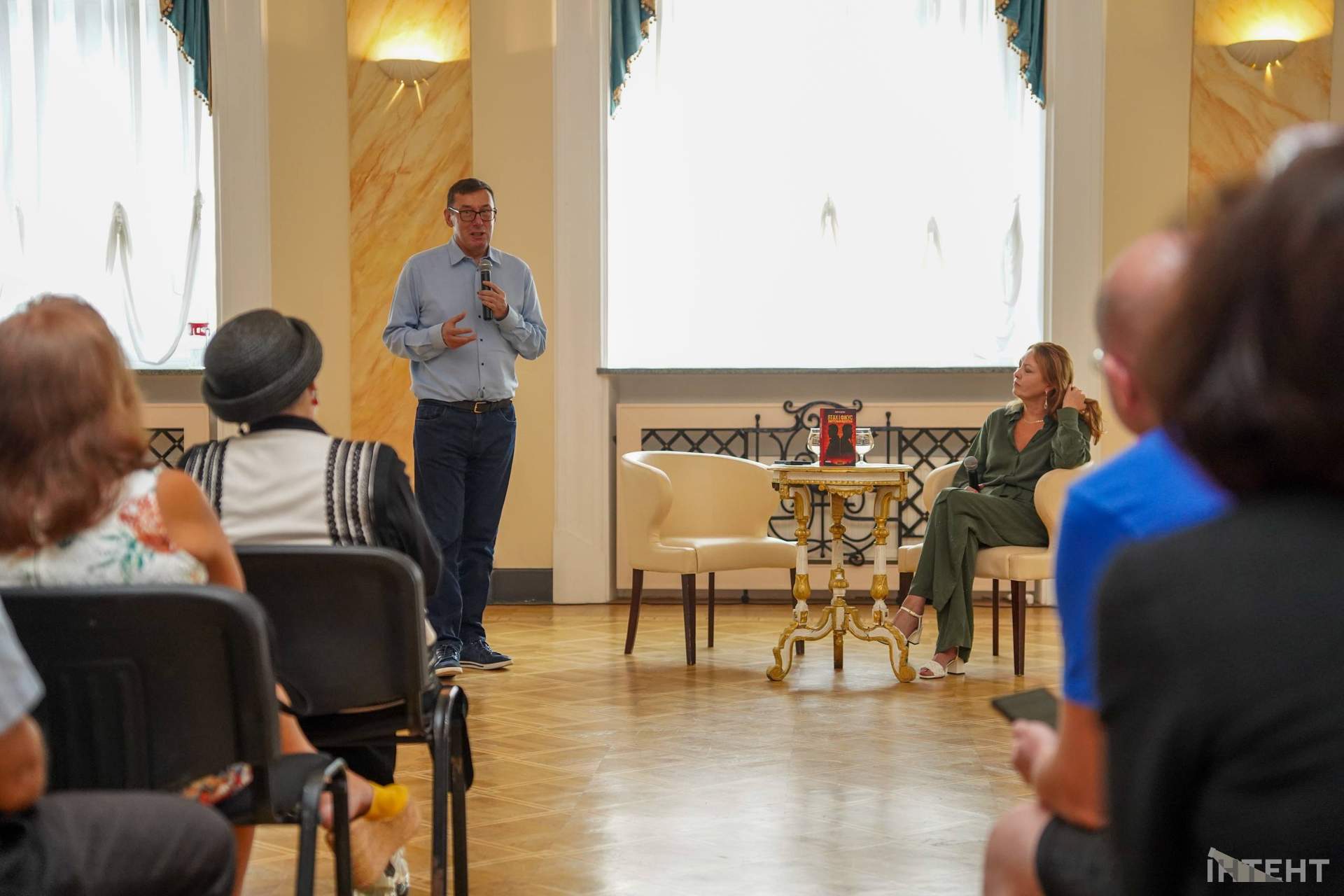 Юрій Луценко представив в Одесі свою першу книгу про війну