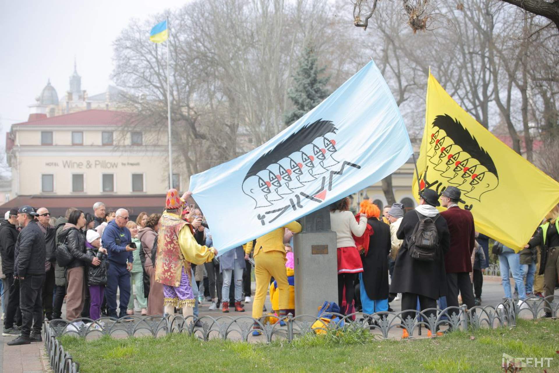 Ювілей гуморини в Одесі відзначили запуском фонтанів та відсутністю параду клоунів