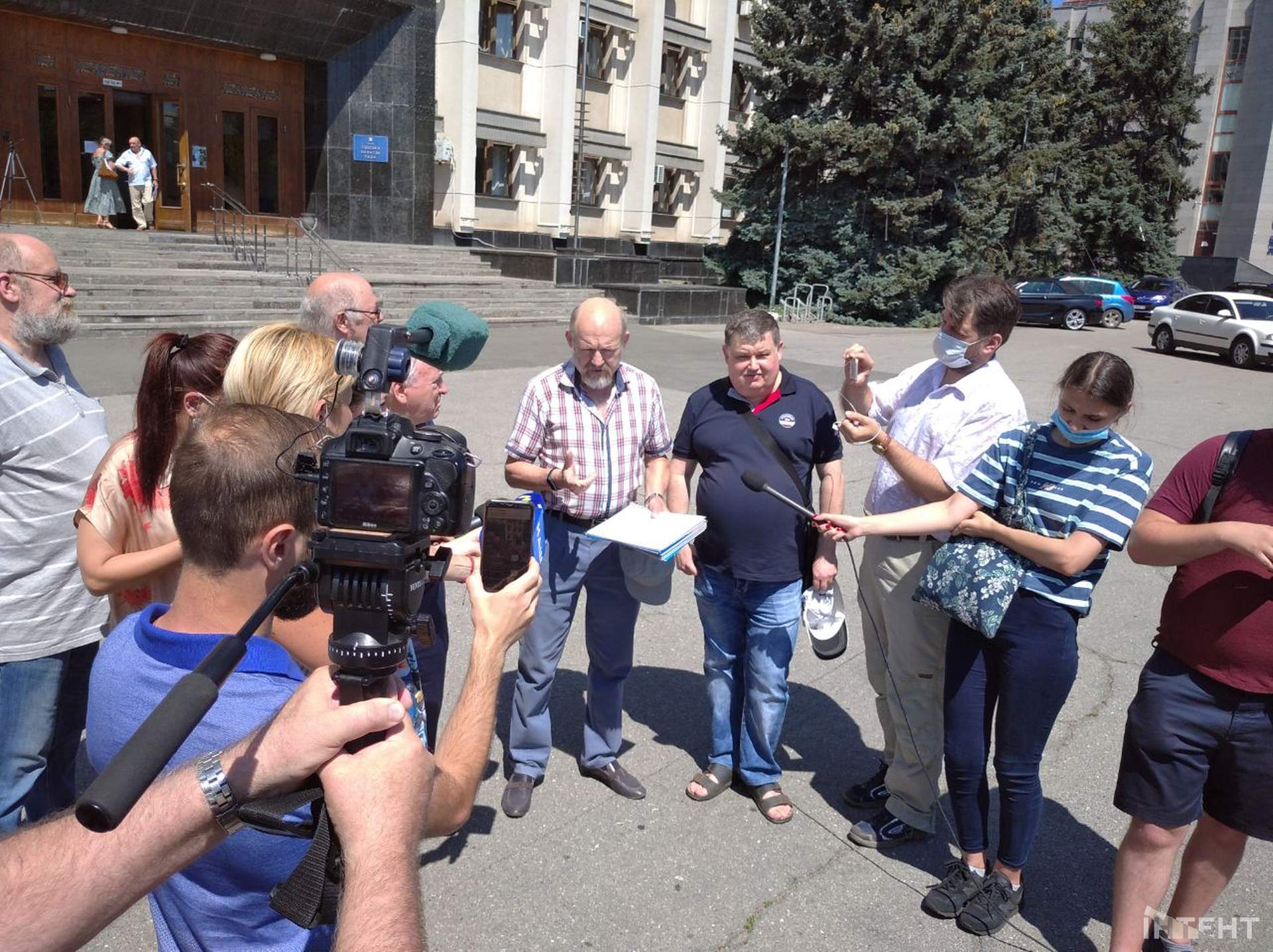 Біля Одеської облдержадміністрації відбувся мітинг журналістів проти законопроєкту про медіа