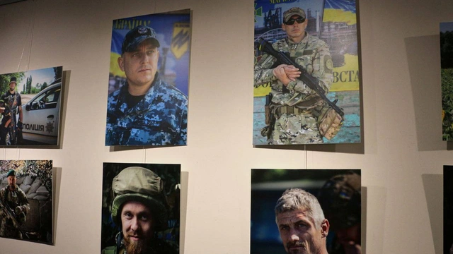 Виставка "Народжені на Перемогу"
