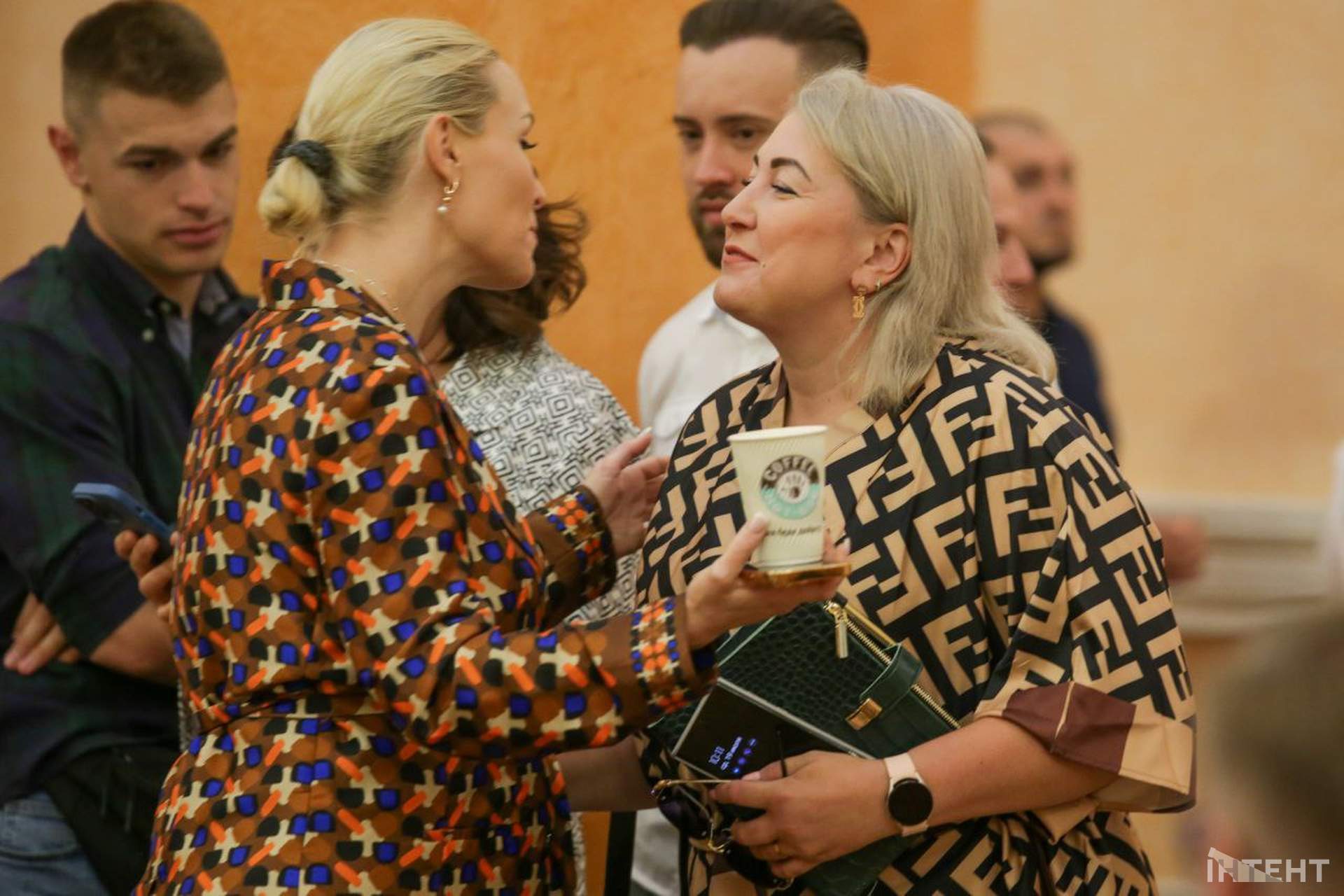 Обличчя та емоції: сесія Одеської міської ради в об'єктиві Інтента