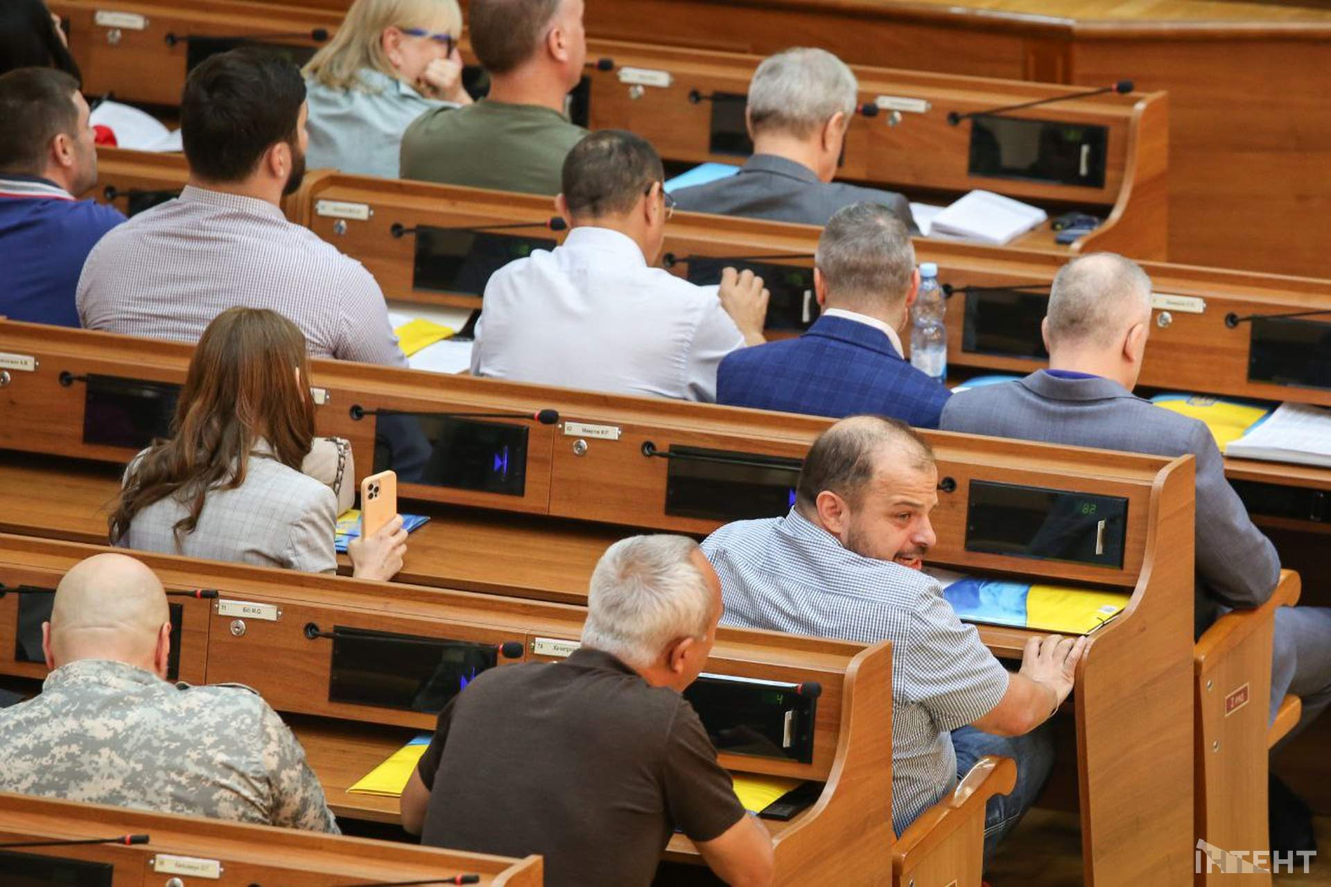Позачергова сесія Одеської обласної ради в об'єктиві ІзбірКома