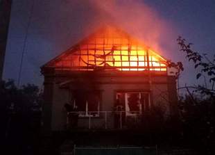 Вогнеборці на Херсонщині п'ять разів ліквідували наслідки ворожих обстрілів