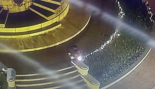 На Европейской площади в Одессе мужчина совершил надругательство над Государственным флагом