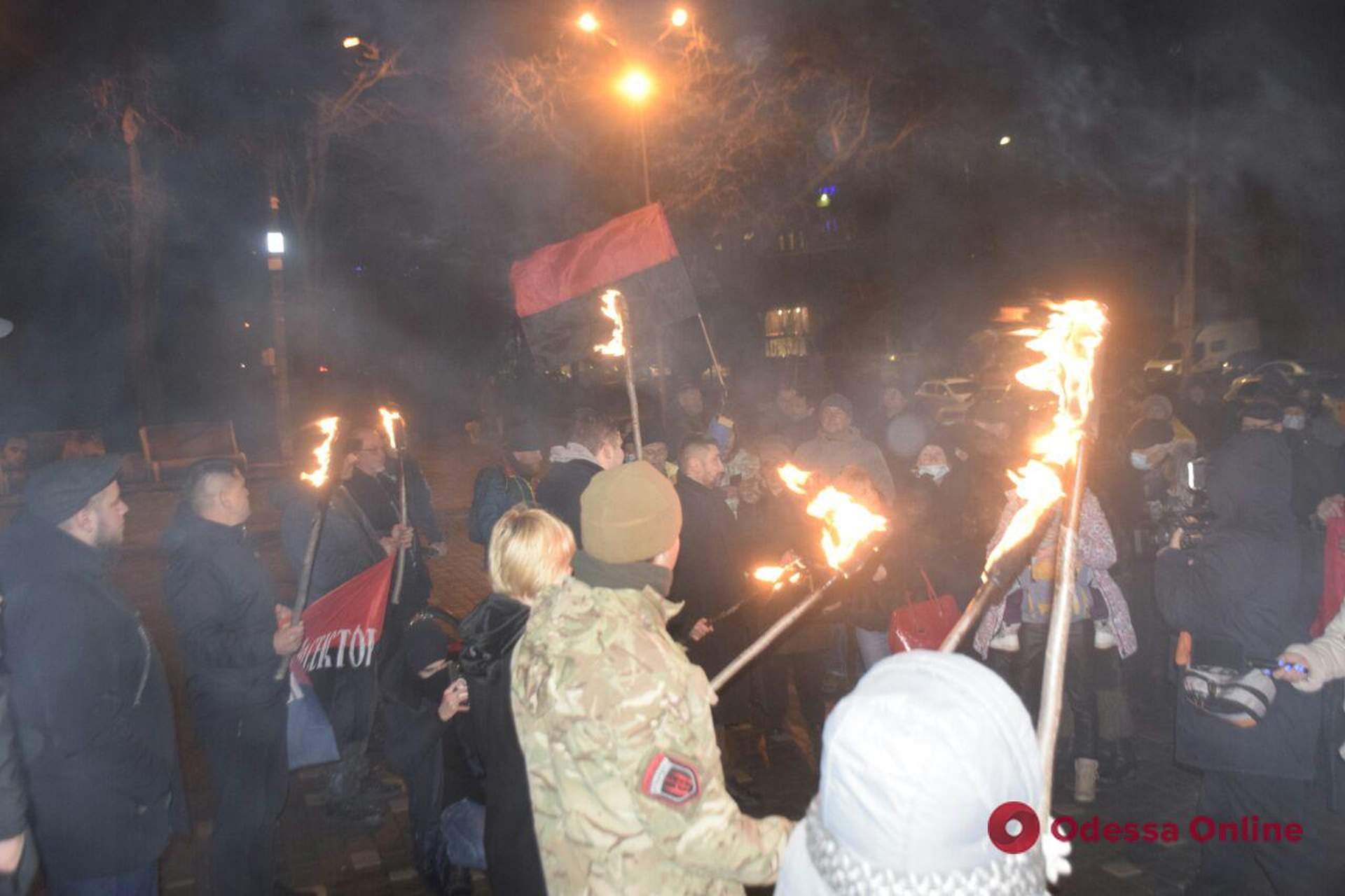 В Одесі зі смолоскипами відзначили день народження Бандери
