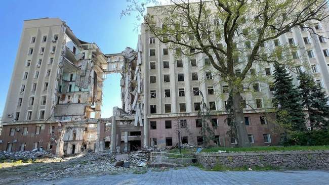Зруйнована будівля Миколаївської ОВА. ФОТО: suspilne.media