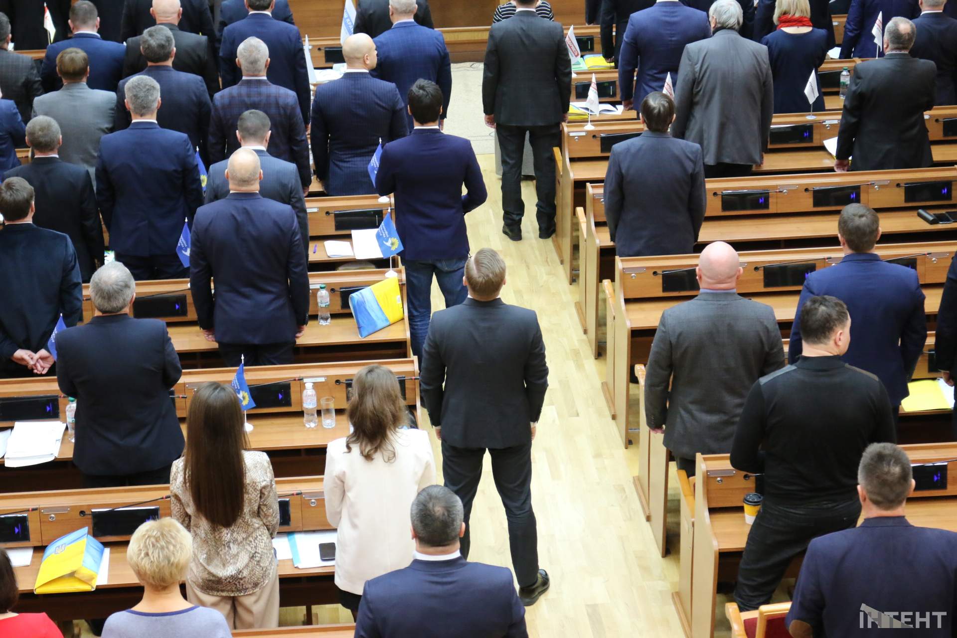 Сесія Одеської обласної ради: мітинг ззовні і напруга всередині