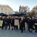 У чорному та з парасолями: в Одесі пройшла акція проти торгівлі людьми