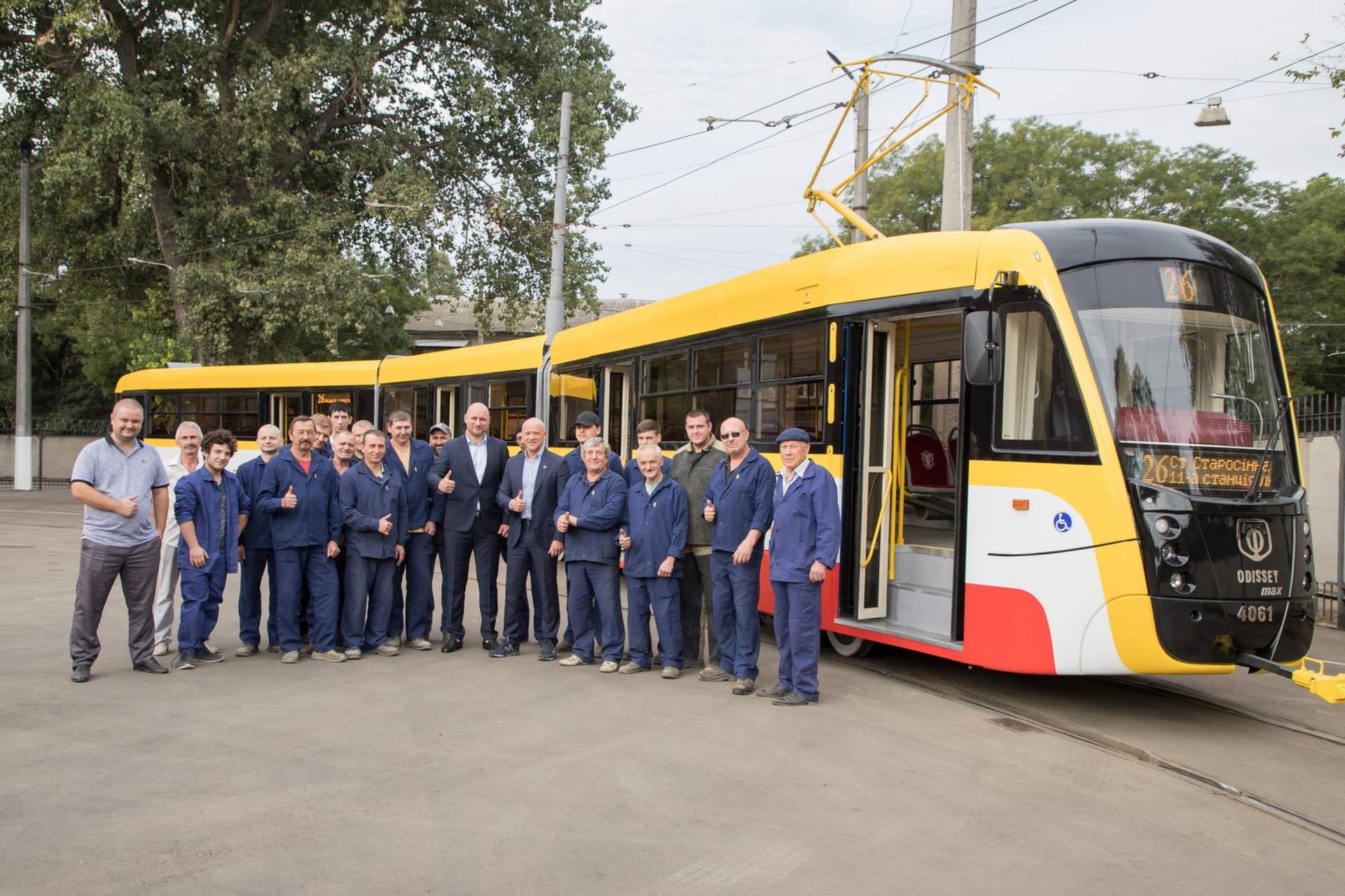 В Одессе собрали самый длинный в Украине трамвайный вагон