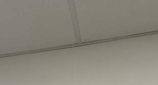 В департаменті освіти мерії відреагували на історію із поламаною стелею в ліцеї