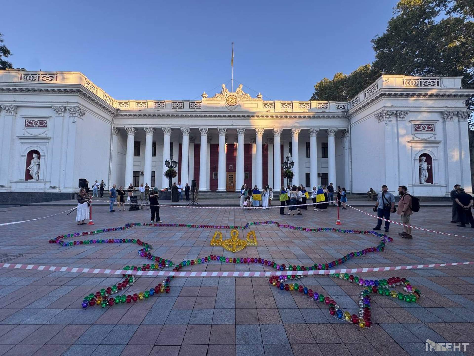 Лампадки, панахида та військовий оркестр: в Одесі стартував Вишиванковий фестиваль